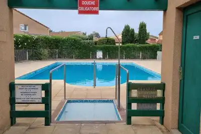 Image de Maisonnette dans résidence avec piscine
