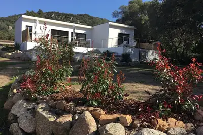 Image de Très belle villa contemporaine neuve avec piscine privée