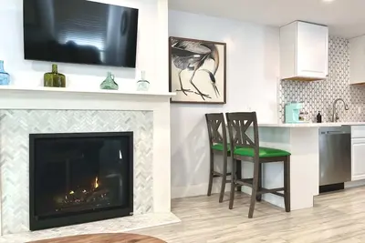 Image de Bright Bespoke 1-Br Unit in the Cottages on James