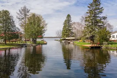 Image de Charming with Modern Amenities, 3 brdms Waterfront, Flexible Rentals