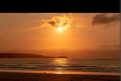 Image de Luxury apartment 180° beach views & onsite parking