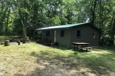 Image de Peaceful Cabin By The Lake