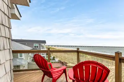 Image de Beachfront Chics Beach Home • Garage