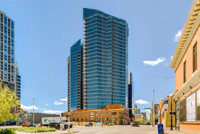 Image de Prime Location Condo In Calgary'S Urban Scene