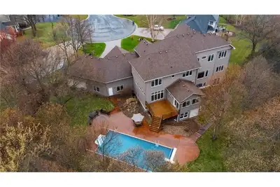 Image de Ll private access unit w/ lux beds, pool table, theater room, Xbox/wifi.