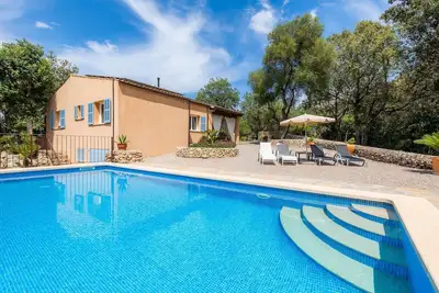 Image de Maison de campagne Na Creu Vella avec vue sur les montagnes, piscine, Wi-Fi, A/C, terrasses et jardin