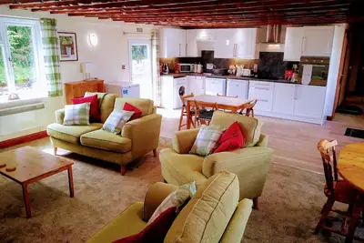Image de 2 bed 2 bath property In North Devon, 9 Acres Pet Friendly, near to beach