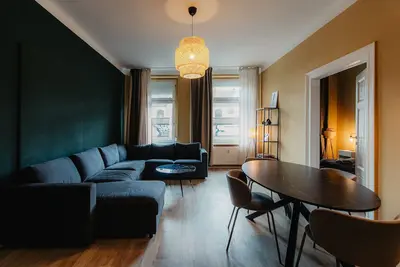 Image de *Grand Botanical* 4-room apartment with kitchen - Luga Homes - Townhouse