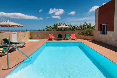 3 to 7 bedrooms with private heated pool and jacuzzi