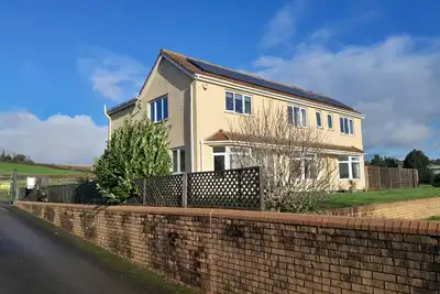 Image de Bed and breakfast with views of the stone circles. Double room with en suite 🚽