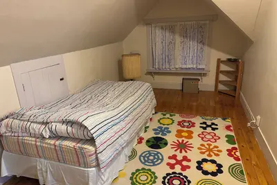 Image de Victorian Walk-up 3 bedroom apartment