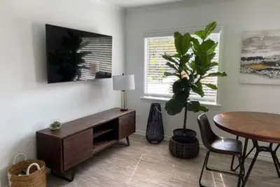 Image de Modern 2-Bedroom Stay Near Uh Coug Stadium