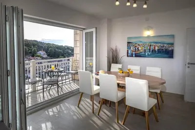 Image de Apartments Snjezana - Two bedroom apartment with balcony and sea view