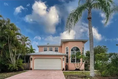 Grand Villa with Pool in Venice, Fl