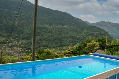 Image de Maison de vacances privée avec piscine privée, Wifi, Tv, patio, animaux admis, parking