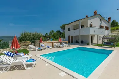 Image de Maison de vacances privée avec climatisation, piscine privée, Wifi, Tv, terrasse, vue panoramique