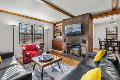 Image de Historic Stone House w/Ac, Fully Fenced Yard, W/D, 4 Smart Hd TVs, Fast WiFi