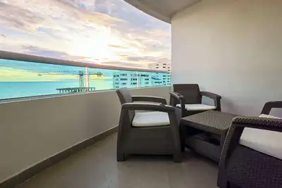 Image de Gorgeous views, 2 rooms, Ac, Pool, beach, hot showers!