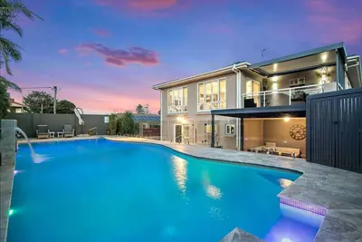 Image de Shellharbour - 4 bedroom house with large pool, walk to beach & Village Cafes