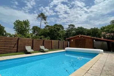 Image de Villa spacieuse avec piscine pour 8 pers à Soustons