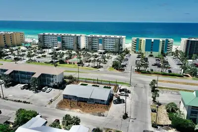 Image de 2 Br 2 Ba Beach Cottage + Pickleball Fun