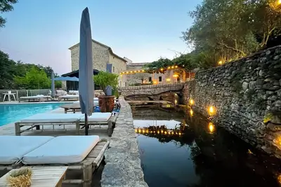 Image de Magnifique moulin du18ème dans cadre exceptionnel, rivière, piscine, tennis