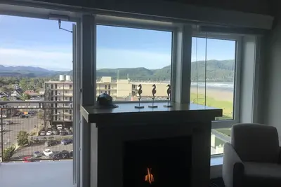 Image de Deluxe 2 bedroom resort condo, view of ocean & mountains