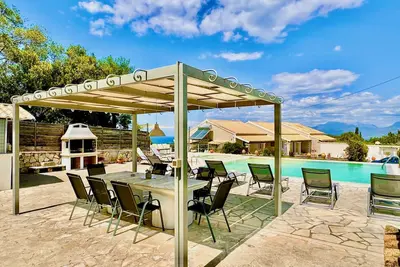 Image de Villa Kessar St. Stephanos with private pool
