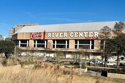 Image de Attention Bowlers! ! We're 1 Block to the River Center entrance.