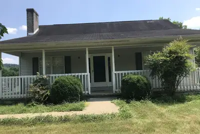 Image de Near Cumberland River, 12 miles from Wolf Creek Dam, in Creelsboro community