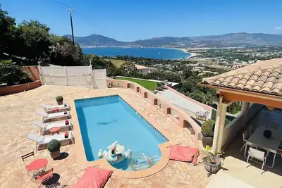 Image de Villa familiale à Porticcio avec vue imprenable sur la mer, piscine et jacuzzi