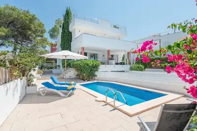 Image de Villa vue mer avec piscine, seulement 20 mètres de la plage de Barcares, Alcudia