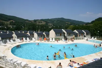 Image de Appart T2 Dans Village Vacance 3 St Geniez D'olt Avec Balcon