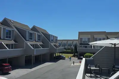 Image de 3 bedroom, 2. 5 bath unit - Ocean, bay and pool all in a day!