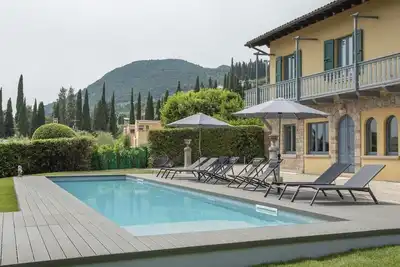 Image de Villa Leandra - Modern private villa near the lake and town