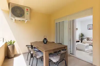 Image de Sasa A apartment 400m from beach and center