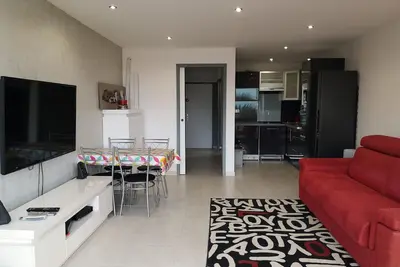 Image de Grand studio vue mer avec terrasse à 30 mètres de la plage et des commerces