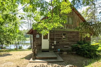 Image de Lakes End Log Cabin on Lake Wicwas!