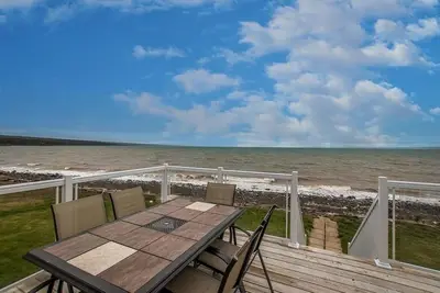 Image de Private beachfront cottage