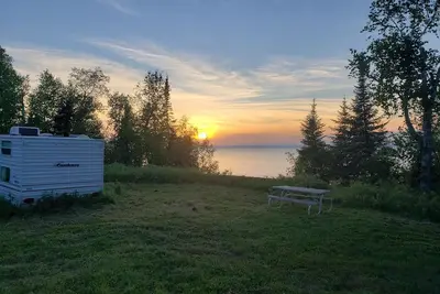 Image de Trailer on the South Shore of Lake Superior