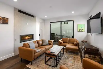 Image de The City Slicker - Spacious 3 Bedroom Luxury Townhome in Downtown Bozeman!