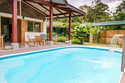 Image de Dishwasher-Private Pool-Ac-Walk to Beach!