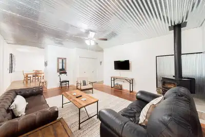 Image de The perfect Lake Eufaula Cove location. Welcome to the Ranch House!