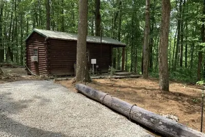 Image de 1 Bedroom, 1 Bath, Porch, Fire Pit, Grill, Beautiful Wooded Location, Wi-Fi also!