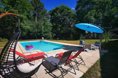 Image de Maison avec piscine, 3 chambres, en lisière de forêt sur Cestas