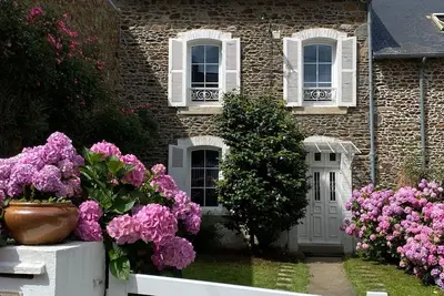 Image de Maison en pierre à proximité du bourg et de la mer