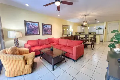 Image de Pacifico C203 - 2-Bedroom Condo - Walk to Pools