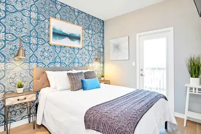 Image de Heated Pool · 5 Minute Walk to Port Aransas Beach · Free Golf Cart · Large Balcony · Gas & Charcoal Grill