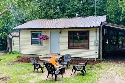 Image de The Holle House- New Outdoor Area Updates! !