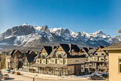 Image de Gorgeous mountain views! Stylish 2br/2bath condo with Ac